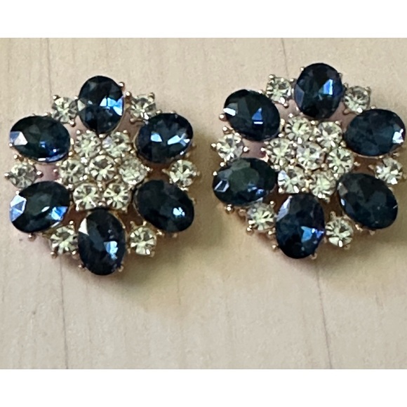 Glamorous Blue & White Cut Glass Post Earrings - Picture 2 of 3